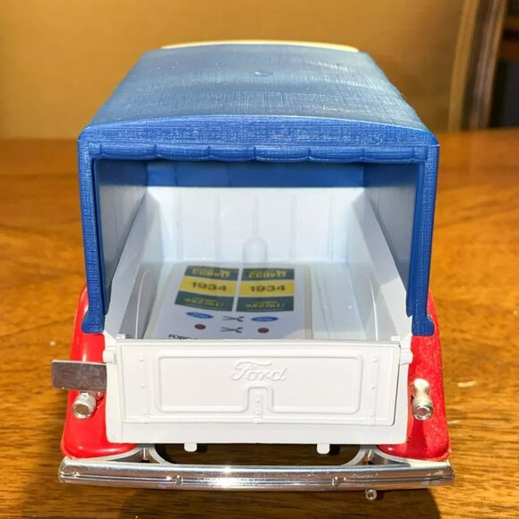 Solido Ford V8 Pick Up 1936 Budweiser Graphics Model Truck 1/19 Scale - Picture 4 of 10